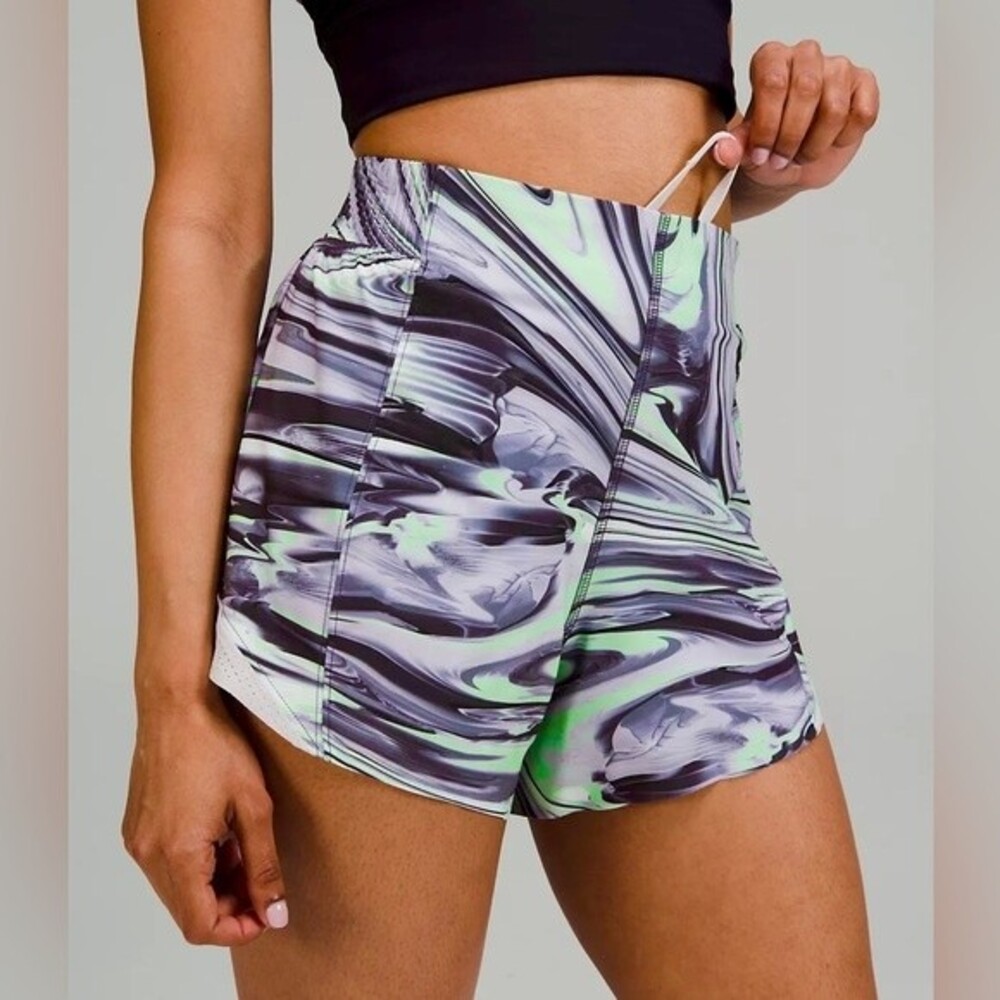 Lululemon Hotty Hot High-Rise Short 4" Paint Glide Warp Multi/Chrome Size 4 NEW